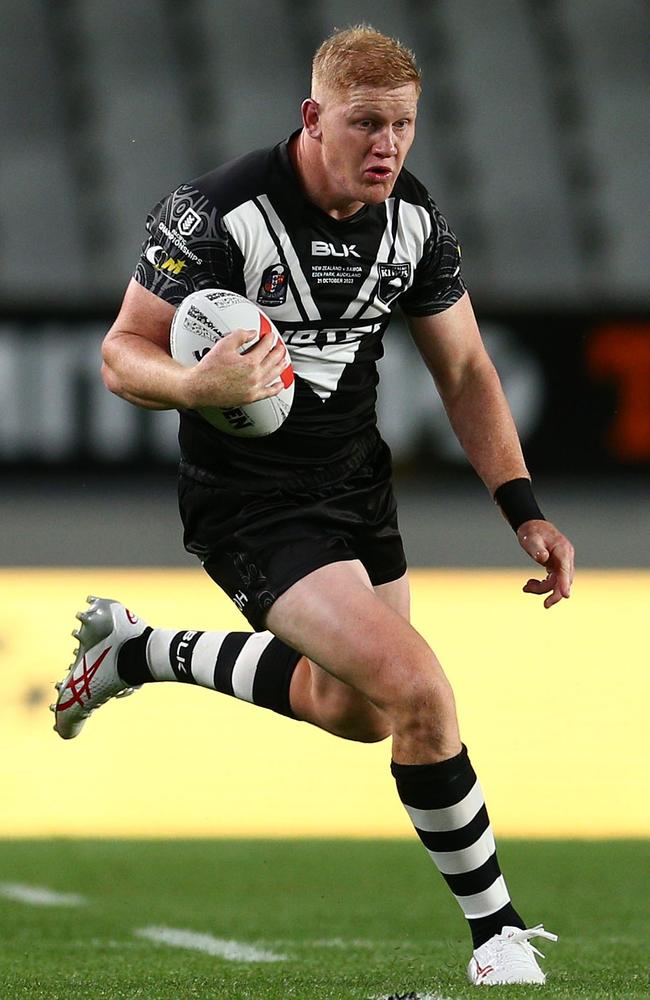 Griffin Neame of New Zealand Kiwis runs past the Samoan defence. Picture: NRL Imagery