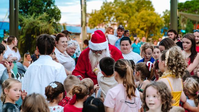 Dalby Christmas Street Party: Santa's arrival