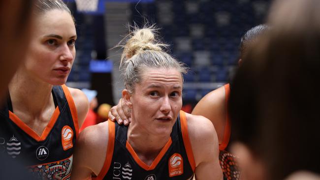 BENDIGO, AUSTRALIA - NOVEMBER 04: Sami Whitcomb of the Fire talks to her teammates after their win during the round one WNBL match between Bendigo Spirit and Townsville Fire at Red Energy Arena, on November 04, 2023, in Bendigo, Australia. (Photo by Martin Keep/Getty Images)