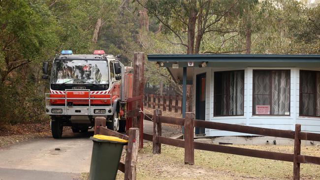 RFS leaving Russell Crowe’s house during the November 2020 fires. Picture Nathan Edwards.