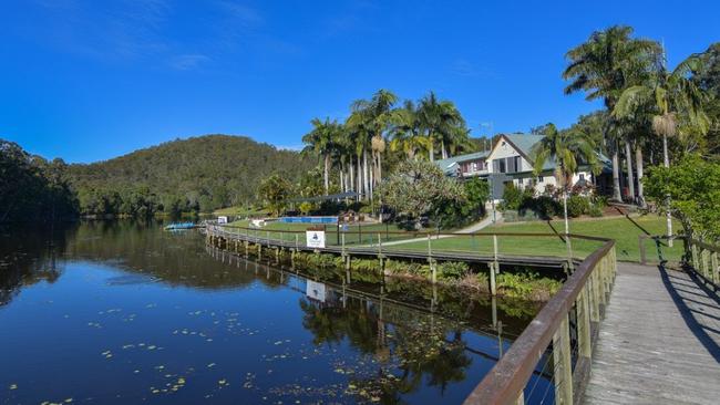 Cedar Lake Country Resort at Advancetown on the Gold Coast