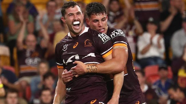 Corey Oates scored the only Broncos try of an ordinary first-half performance.