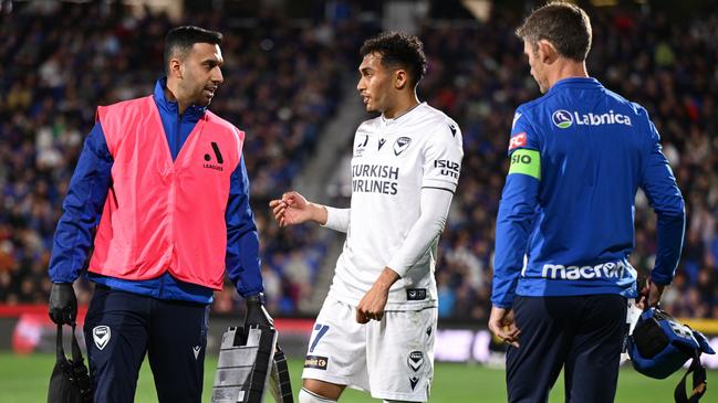 AUCKLAND, NEW ZEALAND - MAY 24: Nishan Velupillay of the Victory leaves the pitch after sustaining an injury during the A-League Men Semi Final match between Auckland FC and Melbourne Victory at Go Media Stadium on May 24, 2025 in Auckland, New Zealand. (Photo by Hannah Peters/Getty Images)