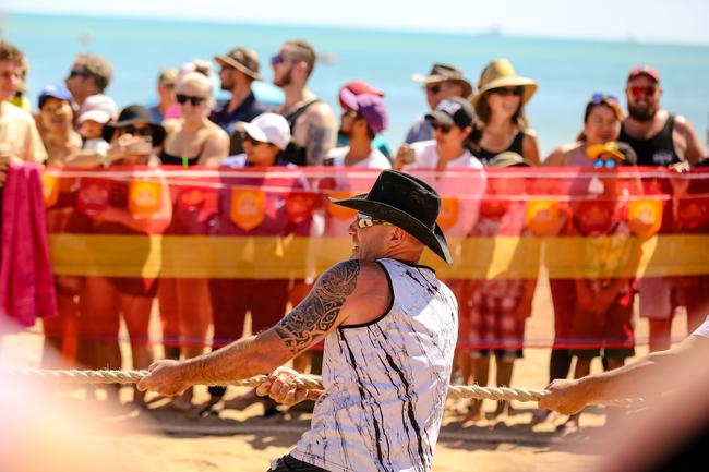 Shane Davidson in the men’s tug-of-war for the Mack Trucks team at the 2019 Beer Can Regatta at Mindel Beach. Pic Glenn Campbell