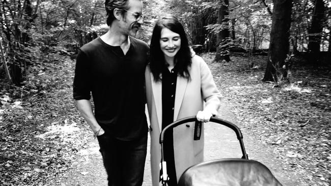 Guy Pearce and Carice van Houten out walking their son Monte. Picture: Twitter/Guy Pearce