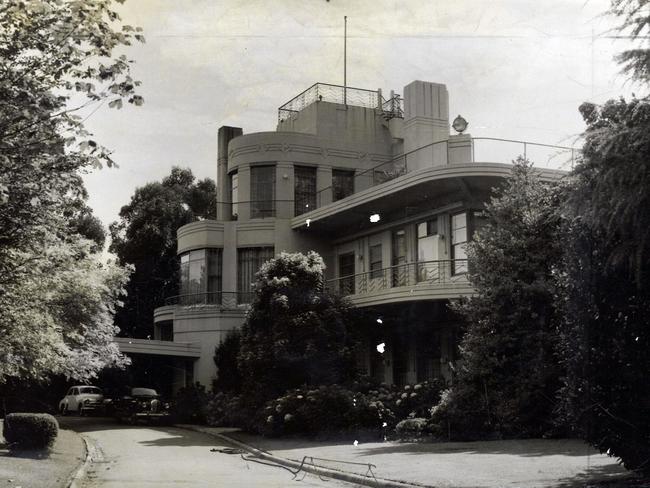 Historic photo of Burnham Beeches three-storey, 24-room mansion.