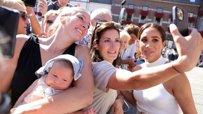 Meghan, Duchess of Sussex, takes selfies with well-wishers. Picture: Chris Jackson/Getty Images for Invictus Games Dusseldorf 2023