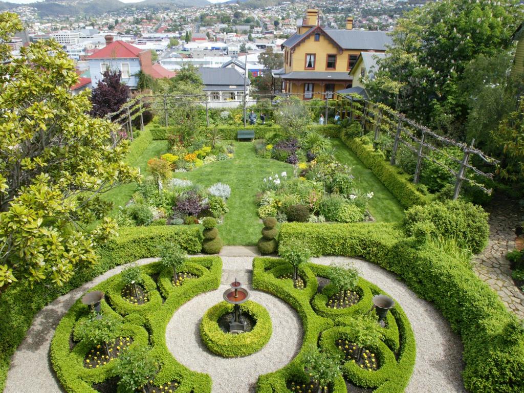 The garden at Corinda.