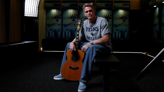 Cody Simpson has joined forces with the Titans.