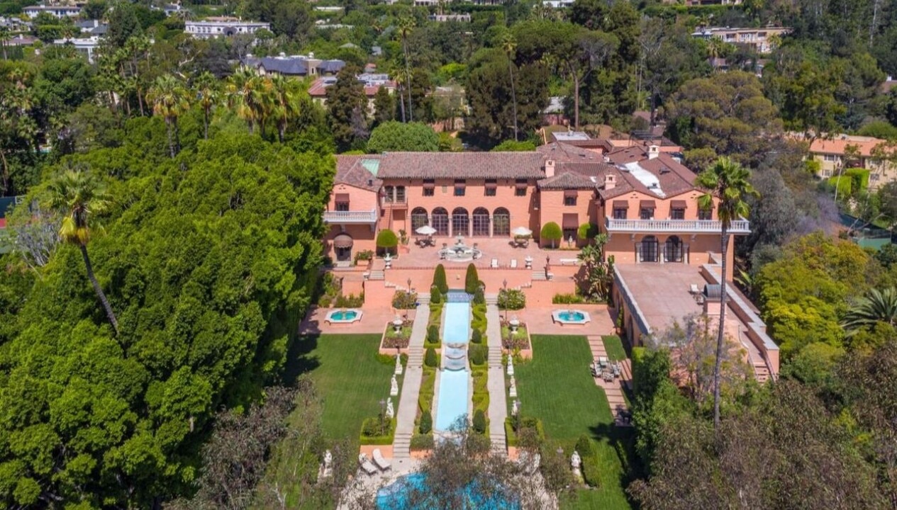 Famous ‘Beverly House’ finally sells for $63.1 million USD after years of price cuts