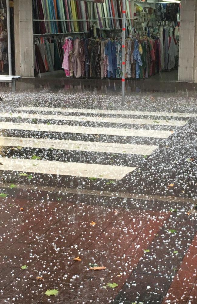 The hail captured coming down in Penrith earlier today. Picture: Jeremy Spinks