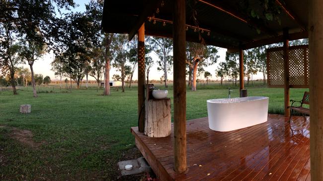 This alfresco spa on Kiera Farm.