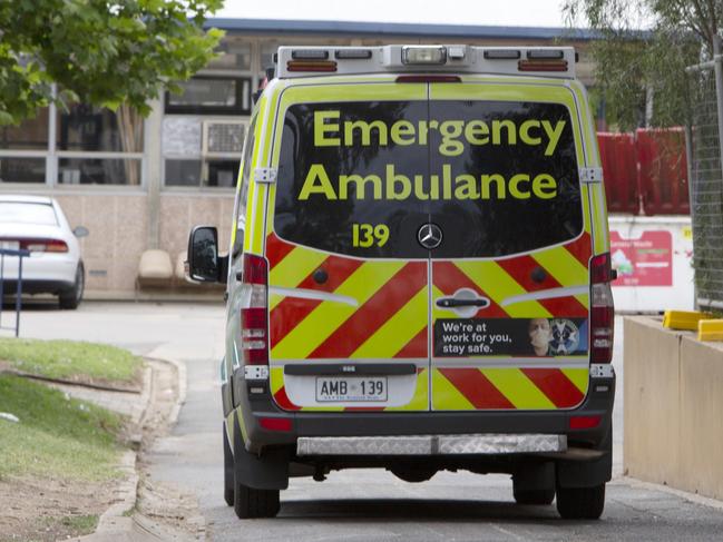 ADELAIDE, AUSTRALIA - Advertiser Photos NEWS - OCTOBER 21, 2020: An SA Ambulance is seen entering the gates of Unley High School, Netherby, SA. Picture Emma Brasier