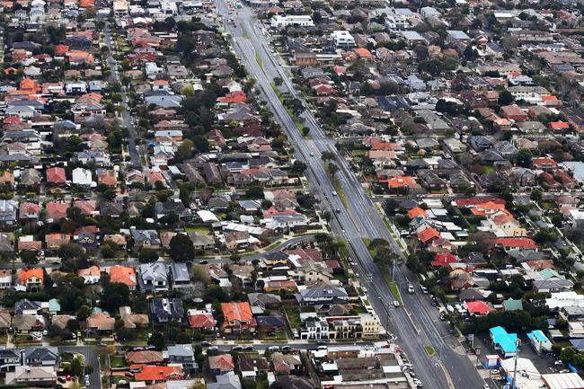 Aerial pictures of empty roads in Melbourne as strict stage 4 lockdowns are enforced. Princes Hwy, eastern suburbs. Aaron Francis/The Australian