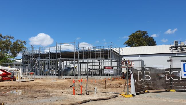 Construction of a new KFC at Birkdale is underway.