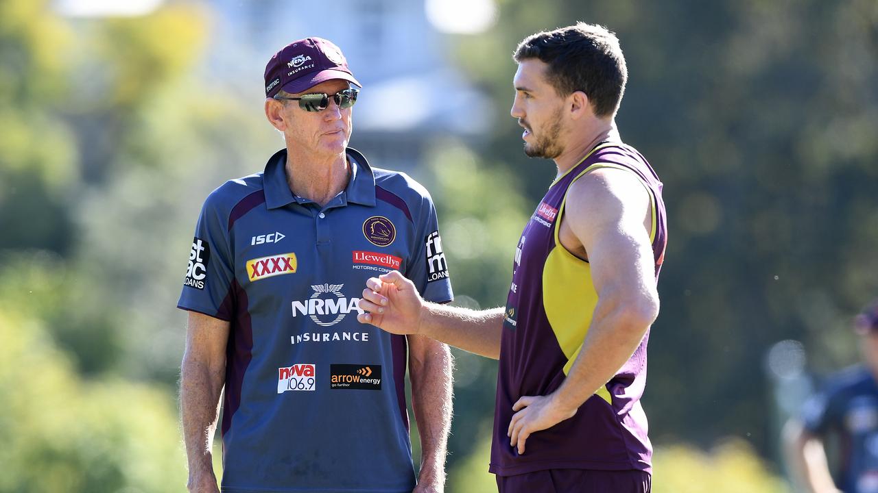 Former Broncos Coach Wayne Bennett speaks to Corey Oates during a training session in 2018. Picture: AAP/Dave Hunt