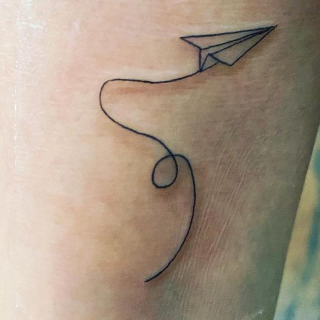 Fly high … Cuoco posted a pic of her new ink on Instagram. Picture: Supplied/Instagram