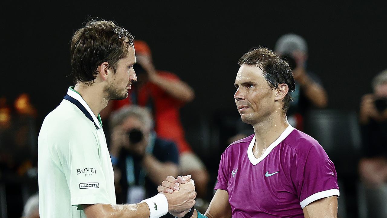 Nadal and Medvedev shakes hands after the epic final.