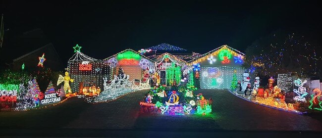 Family Winter Wonderland Christmas Lights Display at Clark Terrace, Sandstone Point.