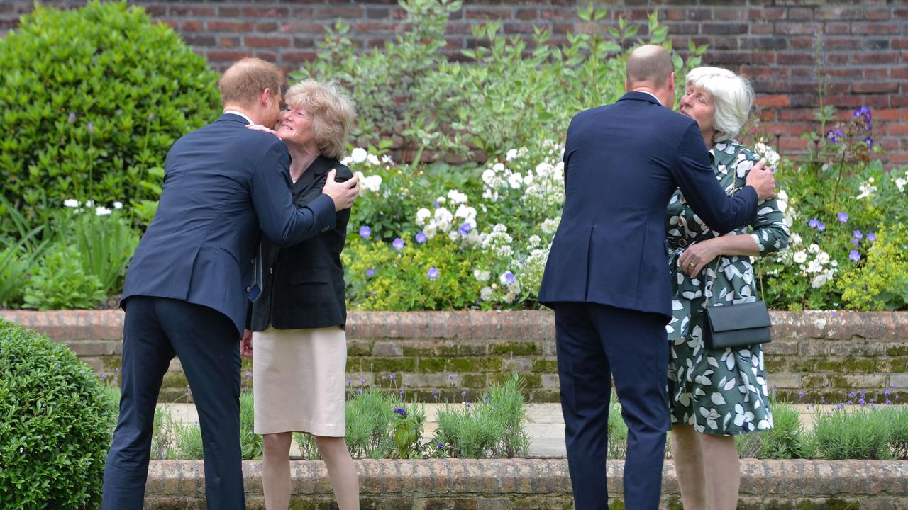 The brothers greet their aunts Lady Sarah McCorquodale (left) and Lady Jane Fellowes. (Photo by Dominic Lipinski / POOL / AFP)