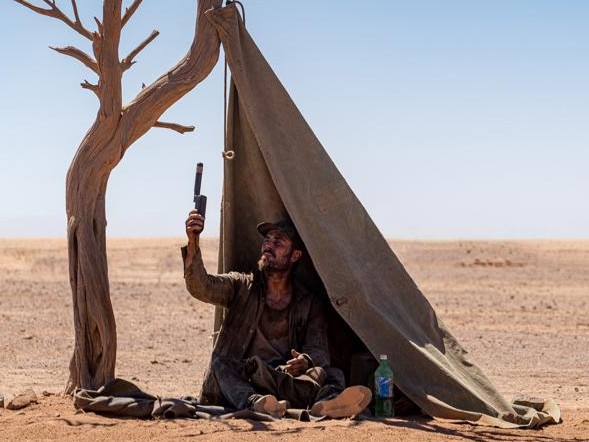 Zac Efron in Gold filming in SA outback. Supplied Stan