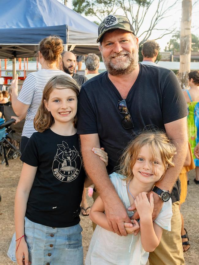 Byron Mayor Simon Richardson with daughters Frida and Matilda at the Brunswick Carnival.