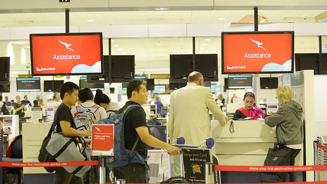 Qantas has called for staff to volunteer over the holiday period.