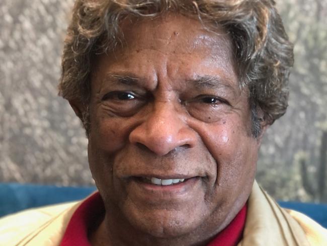 Kamahl pictures taken by journalist Sunil Badami for Diversity Arts Australia, (the other guy in the pics is Sunil)