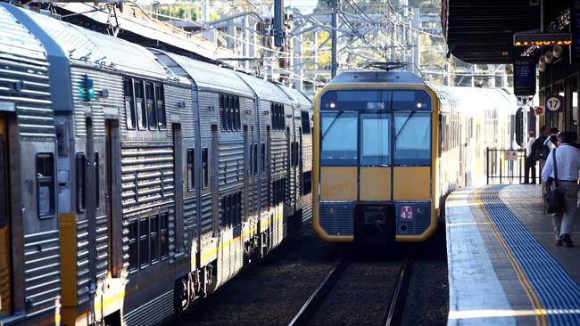 Labor has committed $400m to kickstart the north-south rail link.