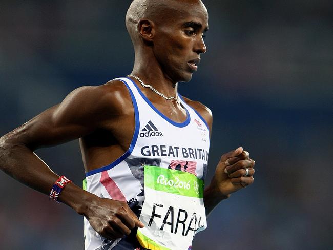 RIO DE JANEIRO, BRAZIL - AUGUST 20: Mohamed Farah of Great Britain competes during the Men's 5000 meter Final on Day 15 of the Rio 2016 Olympic Games at the Olympic Stadium on August 20, 2016 in Rio de Janeiro, Brazil. (Photo by Ian Walton/Getty Images)