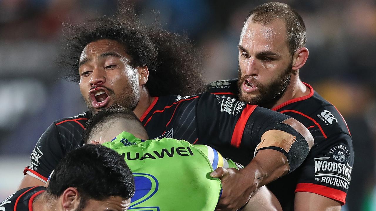 There are concerns over Simon Mannering’s fitness after he left the field with a sternum injury. (AAP Image/David Rowland)