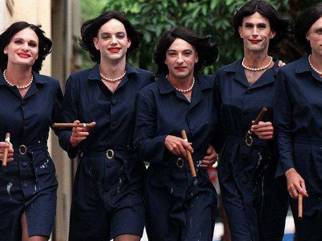 Drag queens dressed as Monica Lewinsky for 1999 Sydney Gay and Lesbian Mardi Gras.