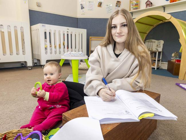 Young mother Aahlia with her 9-month-old daughter Amora. Picture: Wayne Taylor