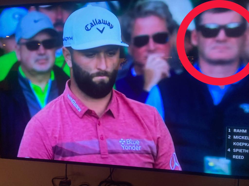 Joe Kelly spotted enjoying some golf.