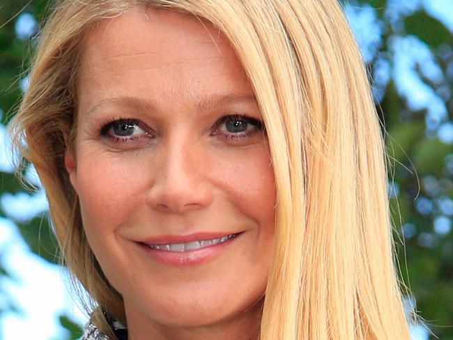 US actress Gwyneth Paltrow poses for photographers before Chanel's Spring-Summer 2016 Haute Couture fashion collection in Paris, Tuesday, Jan.26, 2016. (AP Photo/Thibault Camus)