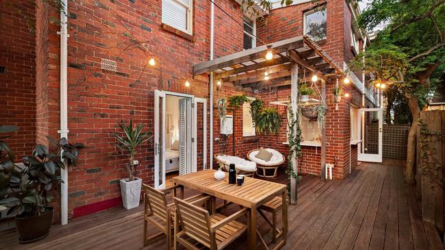 Julia Stone’s first home at 2/85 Westbury St, St Kilda East is going to be auctioned.