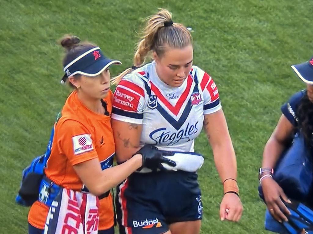 Roosters star Isabelle Kelly leaves the field against Parramatta. Pic: Fox League