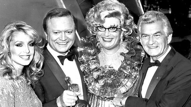 Heather Thomas, Bert Newton, Barry Humphries as Dame Edna Everage, and Prime Minister Bob Hawke at the 1984 Logie Awards.