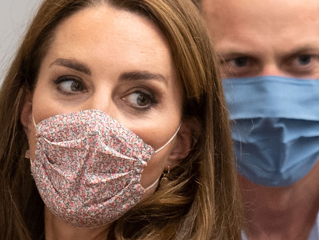 LONDON, ENGLAND - SEPTEMBER 15: Prince William, Duke of Cambridge and Catherine, Duchess of Cambridge wear face masks during a visit to Beigel Bake Brick Lane Bakery on September 15, 2020 in London, England. The 24-hour bakery was forced to reduce their opening hours during the pandemic and The Duke and Duchess heard how this affected employees, as well as the ways in which the shop has helped the local community through food donation and delivery. (Photo by Justin Tallis - WPA Pool/Getty Images)