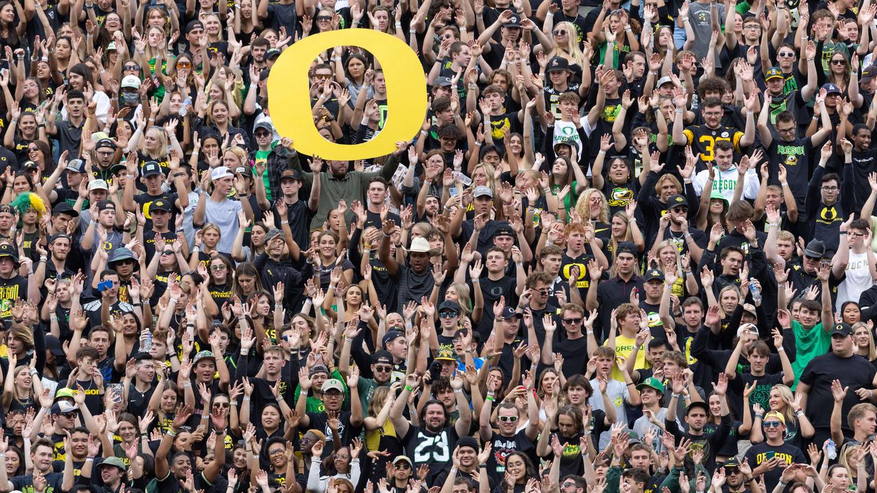 Fans of the Oregon Ducks cheer. Picture: Tom Hauck/Getty Images/AFP