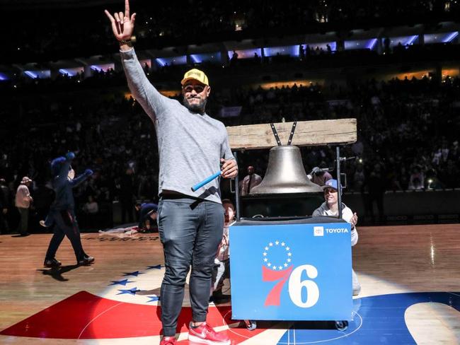 Jordan Mailata ringing the bell at Australian Heritage night.