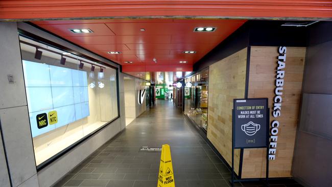 Melbourne Central now lies largely empty as stage 4 restrictions hit the retail sector. Picture: NCA NewsWire/Andrew Henshaw