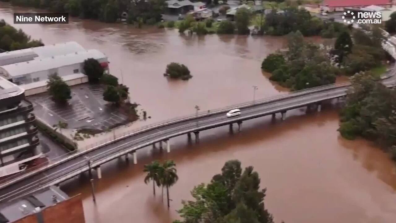 Fears Lismore will flood, levee to break as Alfred dumps rain | Herald Sun