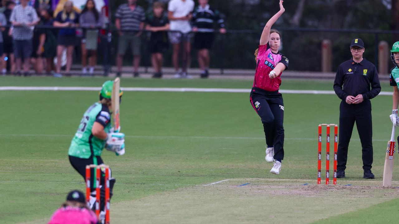 The Sixers and Stars battled under leaden skies at Ringwood’s Jubilee Park in Melbourne’s east on Wednesday. Picture: Asanka Ratnayake / Getty Images