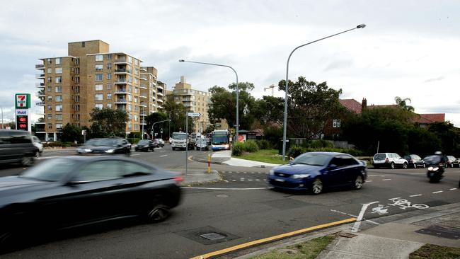 Southbound Spit Rd morning peak hour traffic near the Warringah Rd rat run in Mosman. Picture: Annika Enderborg