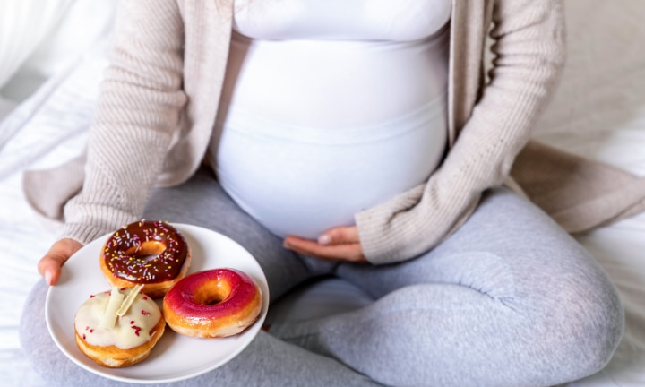 when do food cravings start in pregnancy