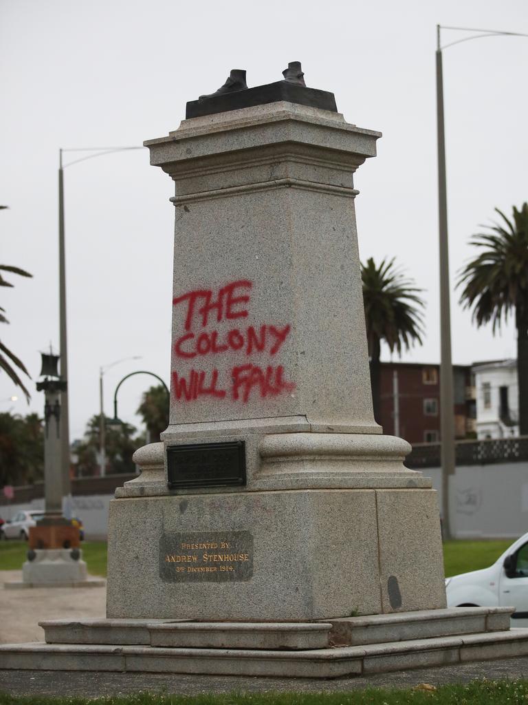 Hyde Park Captain Cook statue vandalised | Daily Telegraph