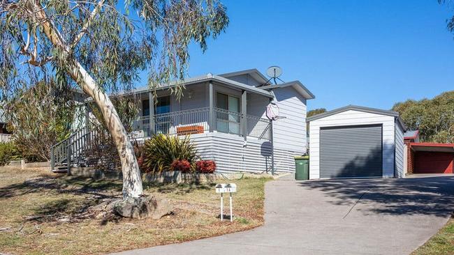 This Jindabyne house sold for $300,000 below the list price.