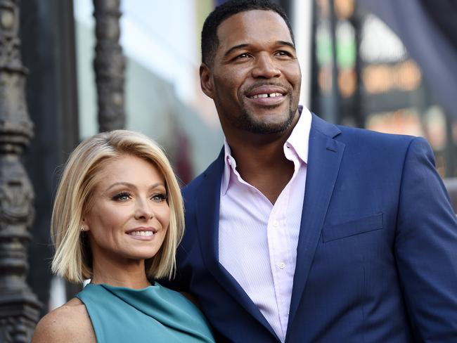 Kelly Ripa shocks Michael Strahan with on-air divorce dig | news.com.au ...