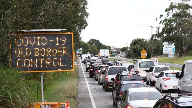 Traffic at the border crossing from NSW. Photograph: Jason O'Brien